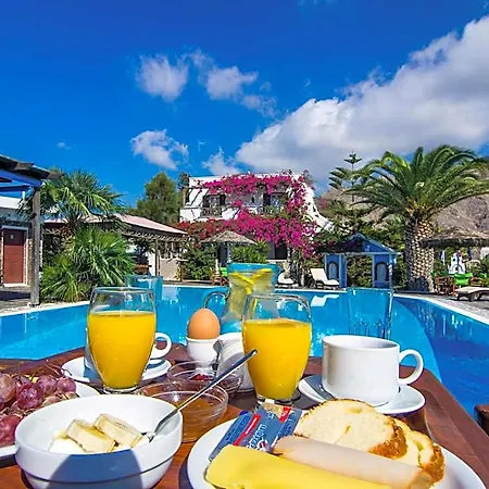Santorini Hotel 3*